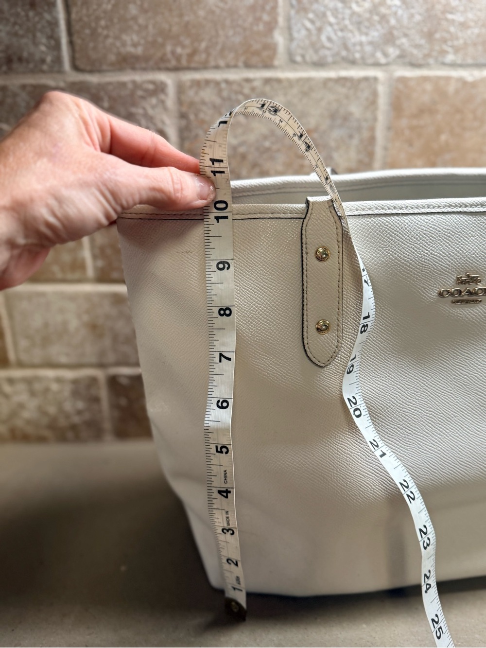 COACH Cream Leather Tote Bag with Gold Hardware - Picture 4 of 5